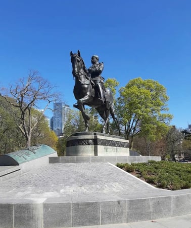 Dinosaurs & Dreamers: A Toronto Mystery Quest