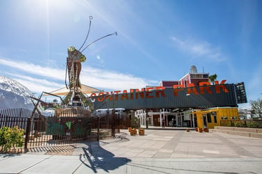 Neon & Nests: A Downtown Vegas Treasure Hunt